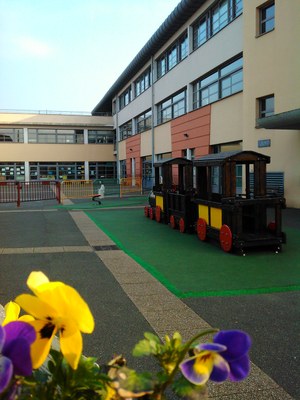 cour des maternelles